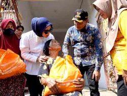 Pemkab sidoarjo tangani banjir dan dampak angin kencang 3