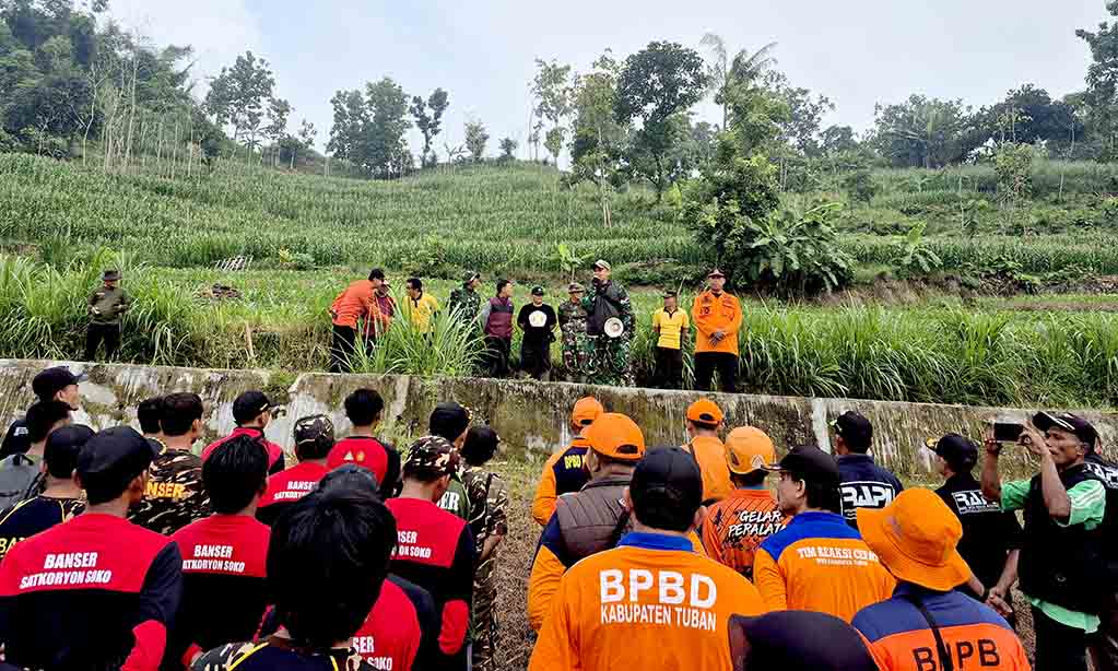 Penanganan longsor di jalur soko montong, bpbd tuban libatkan pentahelix dan tni polri