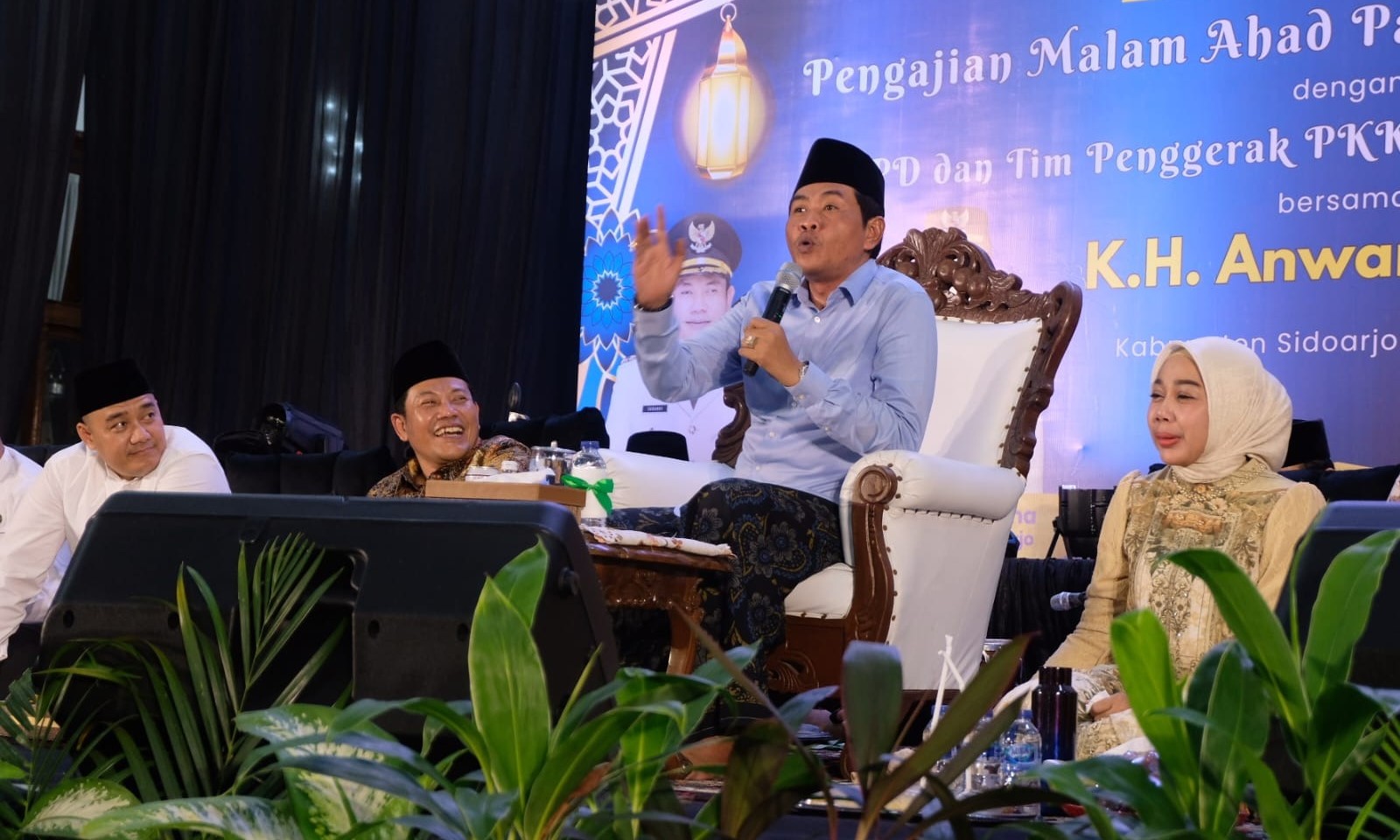 Pengajian rutin ahad pahing gelar halalbihalal hadirkan kh anwar zahid 2