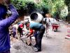 Bersama Warga, Babinsa Gotong Royong Perbaiki Jalan Rusak
