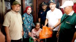 Bupati Sidoarjo Serahkan Kursi Roda kepada Warga Krian, Bukti Nyata Kepedulian Pemerintah
