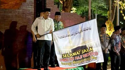 Bupati sidoarjo lepas jamaah haji kloter 93
