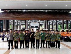 Bupati subandi berangkatkan jamaah haji kloter 11 dari sidoarjo 3