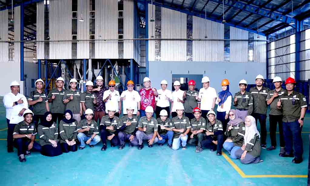 Dukung potensi takalar, bupati takalar berkunjung ke pabrik pakan udang