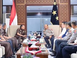 Kapolda Jatim Terima Kunjungan Kajati Perkuat Sinergitas Antar Lembaga Penegak Hukum