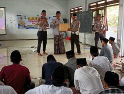 Coaching Clinic di Ponpes, Polres Kediri Kota Edukasi Keselamatan Berlalu Lintas