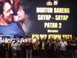 Nobar Film Sayap – Sayap Patah 2, Kapolres Kediri Kota Ingatkan Personel Waspada Dalam Bertugas dan Jaga Keluarga