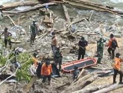 Hari Ini Tim Gabungan Temukan 6 Korban Banjir Bandang di Pegunungan Arfak, Pencarian Dilanjutkan Besok