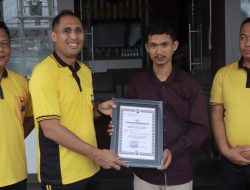 Kapolres Blitar Kota Beri Penghargaan Kepada Warga yang Bantu Ungkap Kasus Pembakaran Mobil