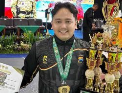 Personel Polres Lamongan, Bripda Sholeh Maulana, Raih Medali Emas di Pencak Silat Pangdivif 2 Cup 2025