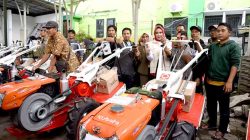 Dukung Ketahanan Pangan, Pemerintah Berikan Bantuan Handtraktor dan Alsintan kepada Petani Sidoarjo
