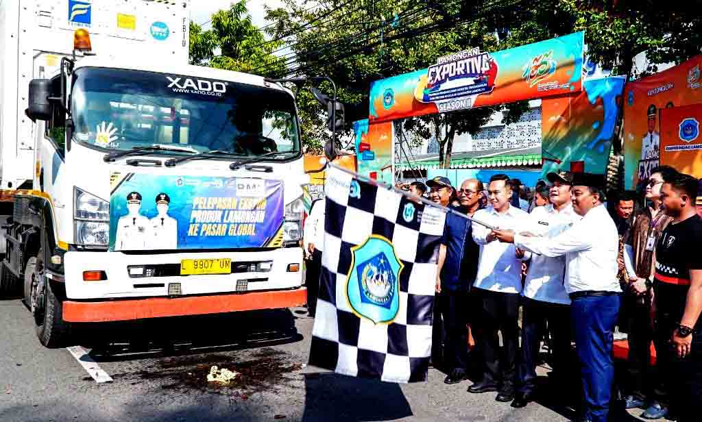 Pemberangkatan ekspor perdana 2025 tandai opening lamongan exportiva ii