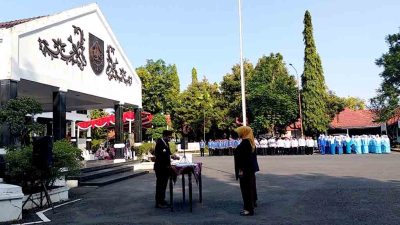 Pemkab pemalang memperingati hari pendidikan nasional dengan tema meningkatkan komitmen untuk pendidikan bermutu