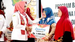 Pemkab Sidoarjo Salurkan BLT DBHCHT untuk Ribuan Buruh Pabrik Rokok