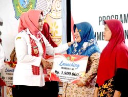 Pemkab Sidoarjo Salurkan BLT DBHCHT untuk Ribuan Buruh Pabrik Rokok