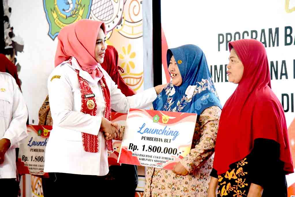 Pemkab sidoarjo salurkan blt dbhcht untuk ribuan buruh pabrik rokok