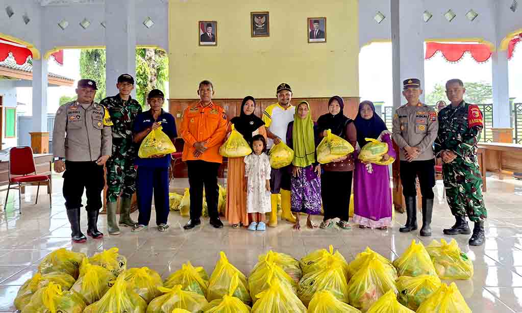Pemkab tuban pastikan bantuan tersalurkan bagi korban banjir di kecamatan rengel 2