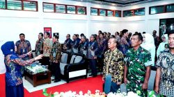 Ruang sidang utama di pn lamongan diabadikan dengan nama charis mardiyanto, sumber keteladanan di dunia peradilan
