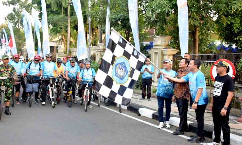 Sambut hjl, issi lamongan gowes 456 km