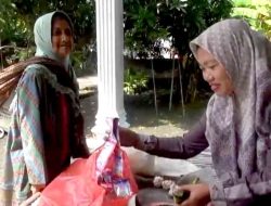 Tekad dan Ketekunan: Nenek Penjual Jajanan di Lamongan Berangkat Haji Setelah 40 Tahun Menabung