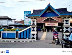 Bupati Pemalang Wujudkan Janji Kampanye, Seragam dan LKS Gratis untuk Siswa Baru