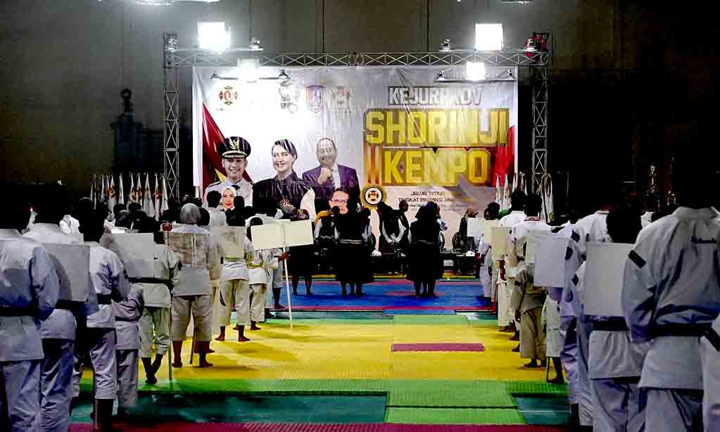 Wakil gubernur jatim emil dardak resmi buka kejurprov shorinji kempo 2025 di tuban