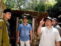 Bupati Sidoarjo Tinjau Kondisi Rumah Tidak Layak Huni di Desa Sebani Tarik, Siap Berikan Bantuan