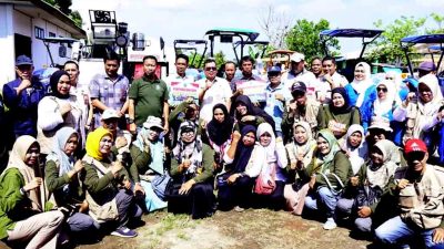100 hari kerja, bupati takalar daeng manye serahkan 80 unit alsintan untuk petani 3