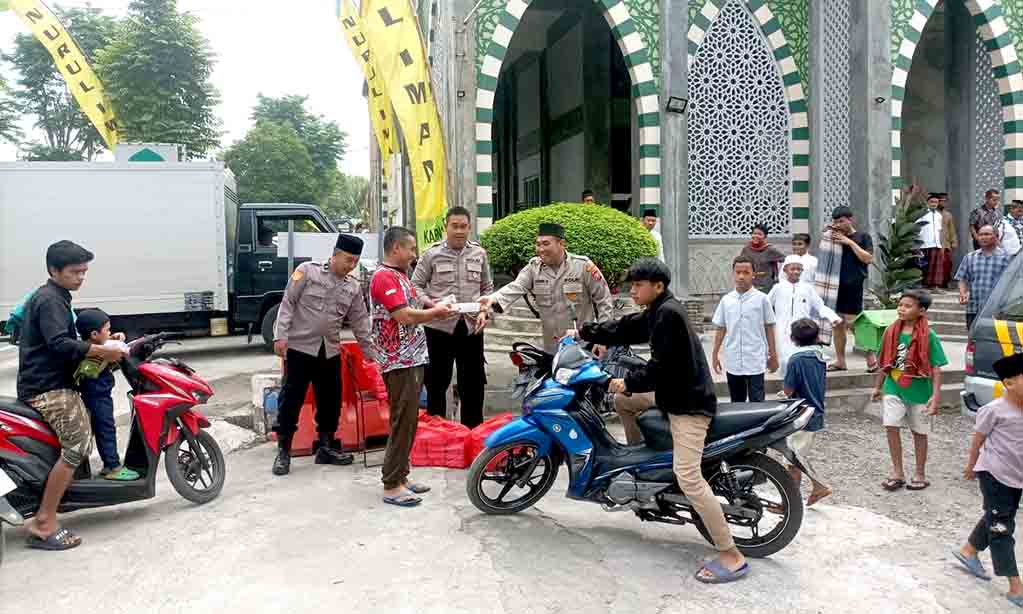 100 paket jumat berkah kapolres ngawi dibagikan polsek karangjat