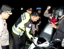 Pengamanan Ketat Malam 1 Suro, Polres Nganjuk Laksanakan Patroli SREG di Wilayah Perbatasan