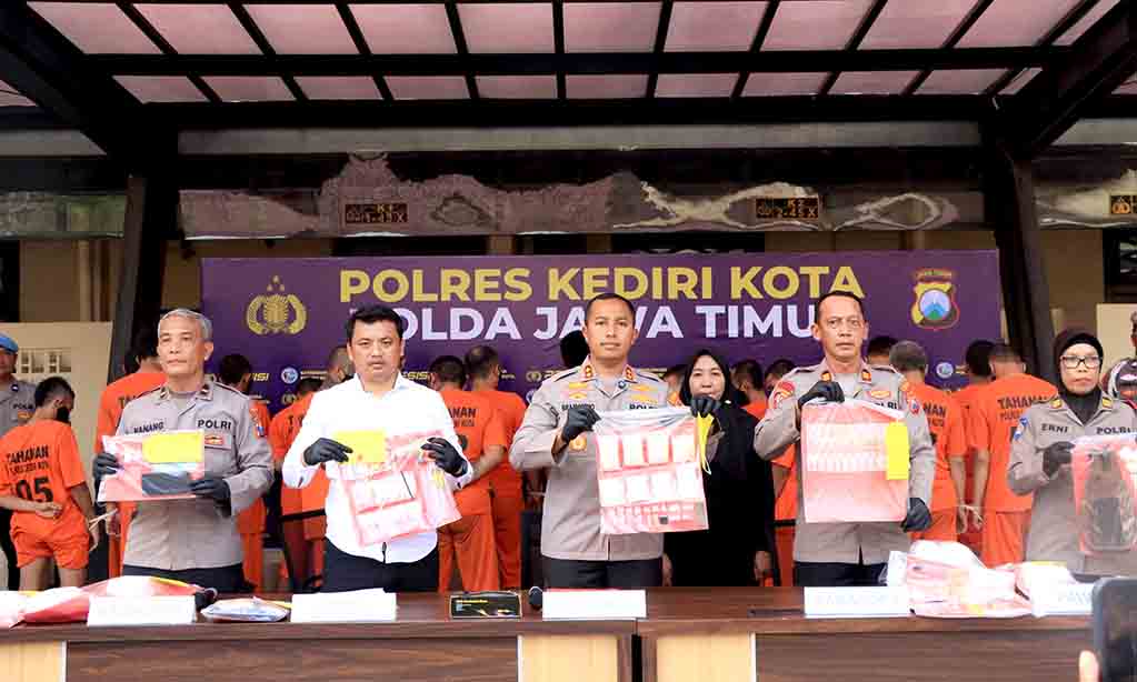 Berantas narkoba polres kediri kota berhasil amankan puluhan tersangka
