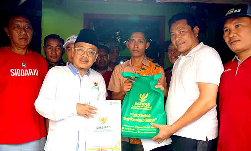 Bupati subandi kunjungi atlet sidoarjo yang cidera, jamin biaya medis dan renovasi rumah