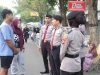 Dekatkan Diri dengan Masyarakat, Polres Kediri Rutin Patroli Humanis di CFD Pare