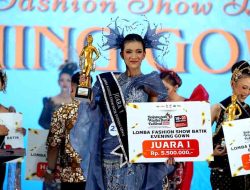 Tuban Sabet Juara Fashion Show di Bojonegoro, Gaun Batik Bertema Bahari Curi Perhatian