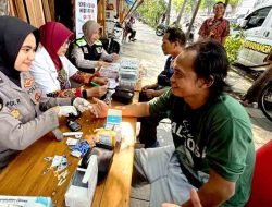 Hari Bhayangkara ke -79, Biddokkes Polda Jatim Gelar Layanan Kesehatan Gratis untuk Driver Ojol