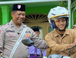 Satlantas Polres Kediri Gelar Coaching Clinic Road Safety di Ponpes Mazro’atul Ulum