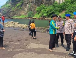Libur Panjang Idul Adha, Polres Jember Siagakan Personel Pengamanan Wisata Pantai