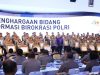 Kapolri Berikan Penghargaan Pembangunan Zona Integritas WBK Kepada Divisi Humas Polri