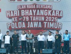 Soliditas Polda Jatim Bersama TNI dan Forkopimda Olahraga Bersama Sambut Hari Bhayangkara ke -79