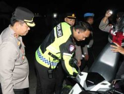 Polres Nganjuk Gelar Patroli SREG dan Penyekatan di Perbatasan Suroan Berjalan Kondusif