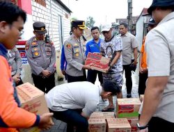 Kapolres Gresik Salurkan Bantuan Sosial Bagi Warga Terdampak Banjir di Benjeng