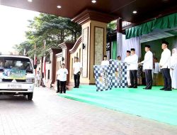 Kapolri Serahkan 9.648 Hewan Kurban Untuk Masyarakat