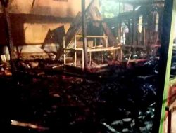 Kebakaran Hanguskan Rumah Makan di Balen Bojonegoro, Kerugian Capai Rp100 Juta