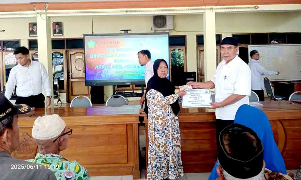 Pemerintah desa kebaron salurkan blt dd tahap dua untuk kesejahteraan masyarakat 2
