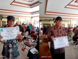 Pemerintah desa kebaron salurkan blt dd tahap dua untuk kesejahteraan masyarakat 3