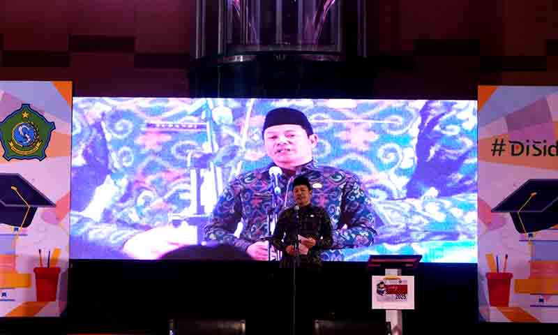 Pemkab sidoarjo salurkan beasiswa pendidikan tinggi untuk 2.007 mahasiswa
