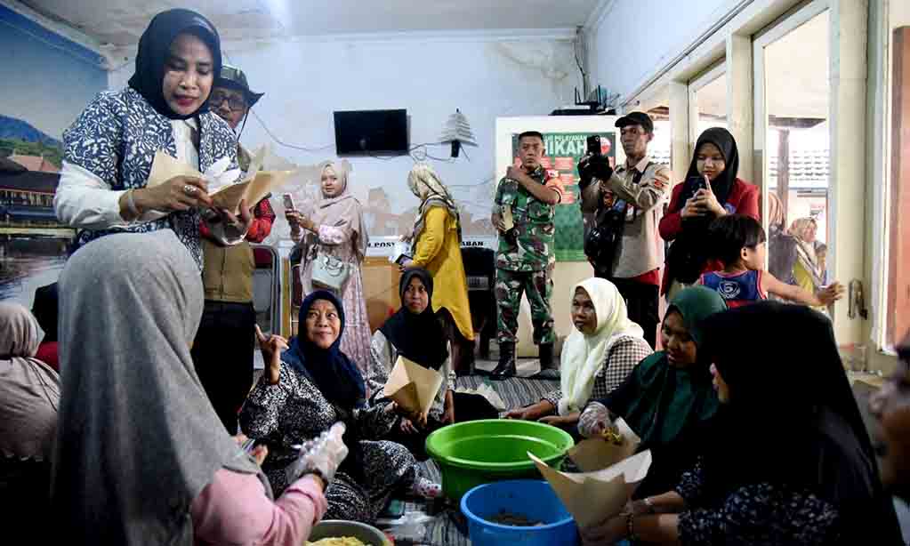 Pemkab sidoarjo support dapur umum mandiri warga terdampak banjir desa ngaban