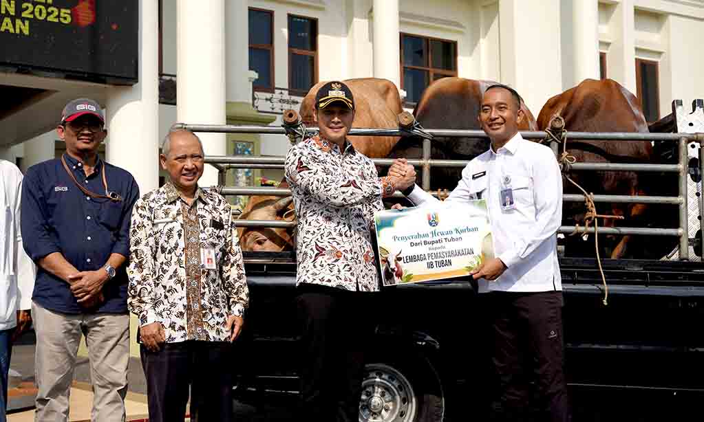 Pemkab tuban distribusikan 42 hewan kurban untuk warga di hari raya iduladha 2025