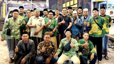 Perkuat Manajemen Masjid, Pemuda Ansor dan Takmir Nurul Huda Kebaron Studi Banding ke Surabaya