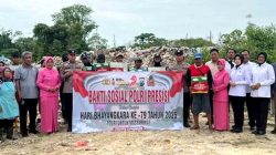 Polres Lamongan Peduli Pemulung, Bagikan Bantuan Sosial di TPA Tambakrigadung